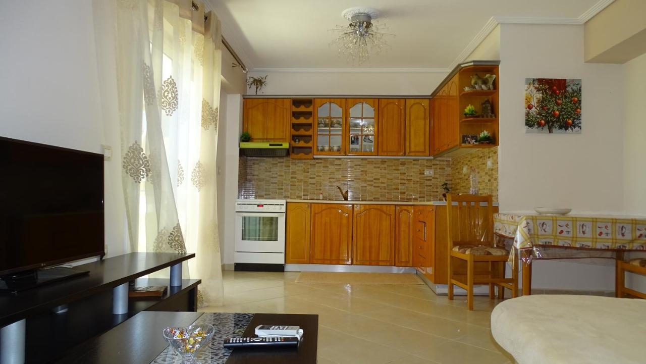 Cozy Central Apartment Ksamil Exterior photo