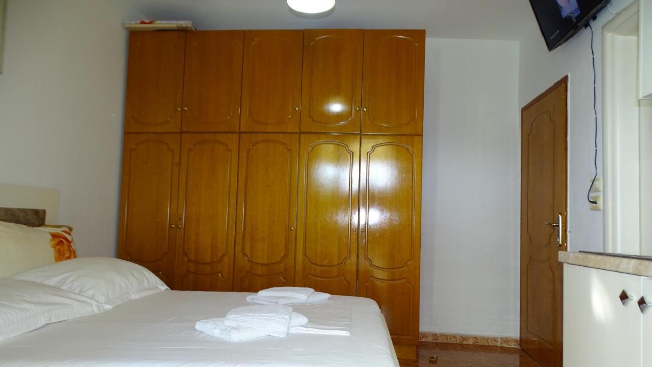 Cozy Central Apartment Ksamil Exterior photo