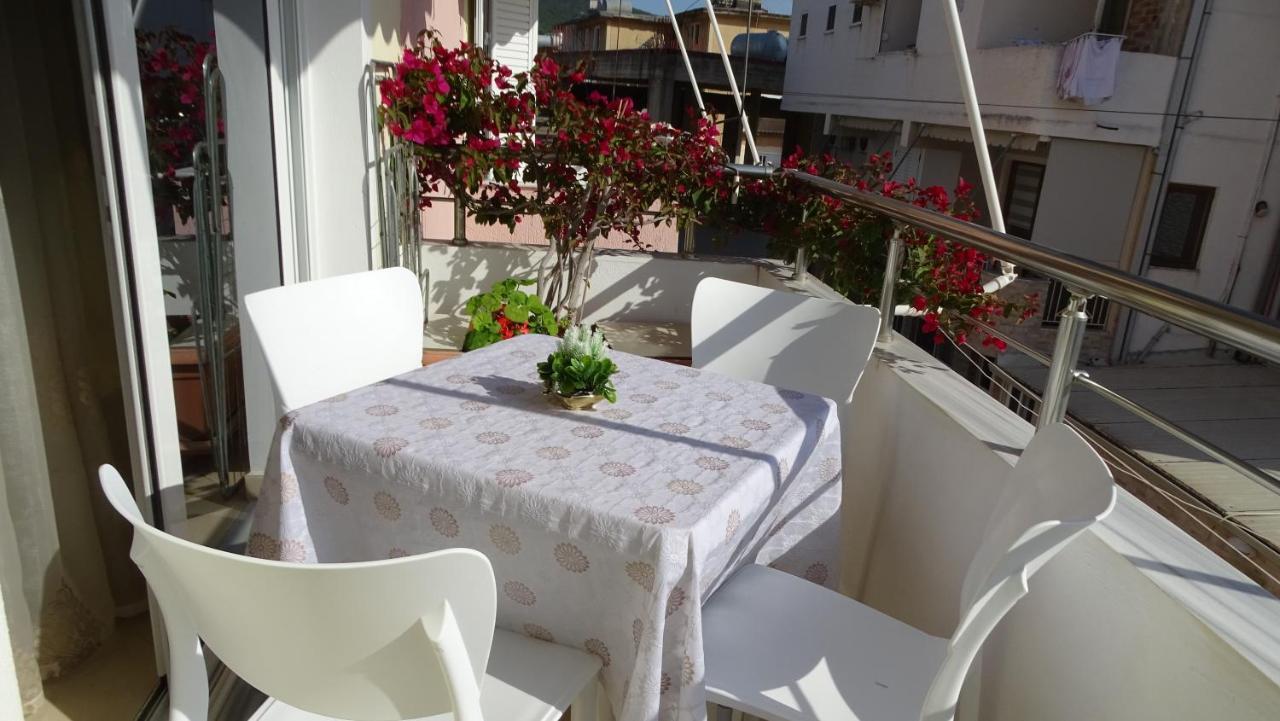Cozy Central Apartment Ksamil Exterior photo